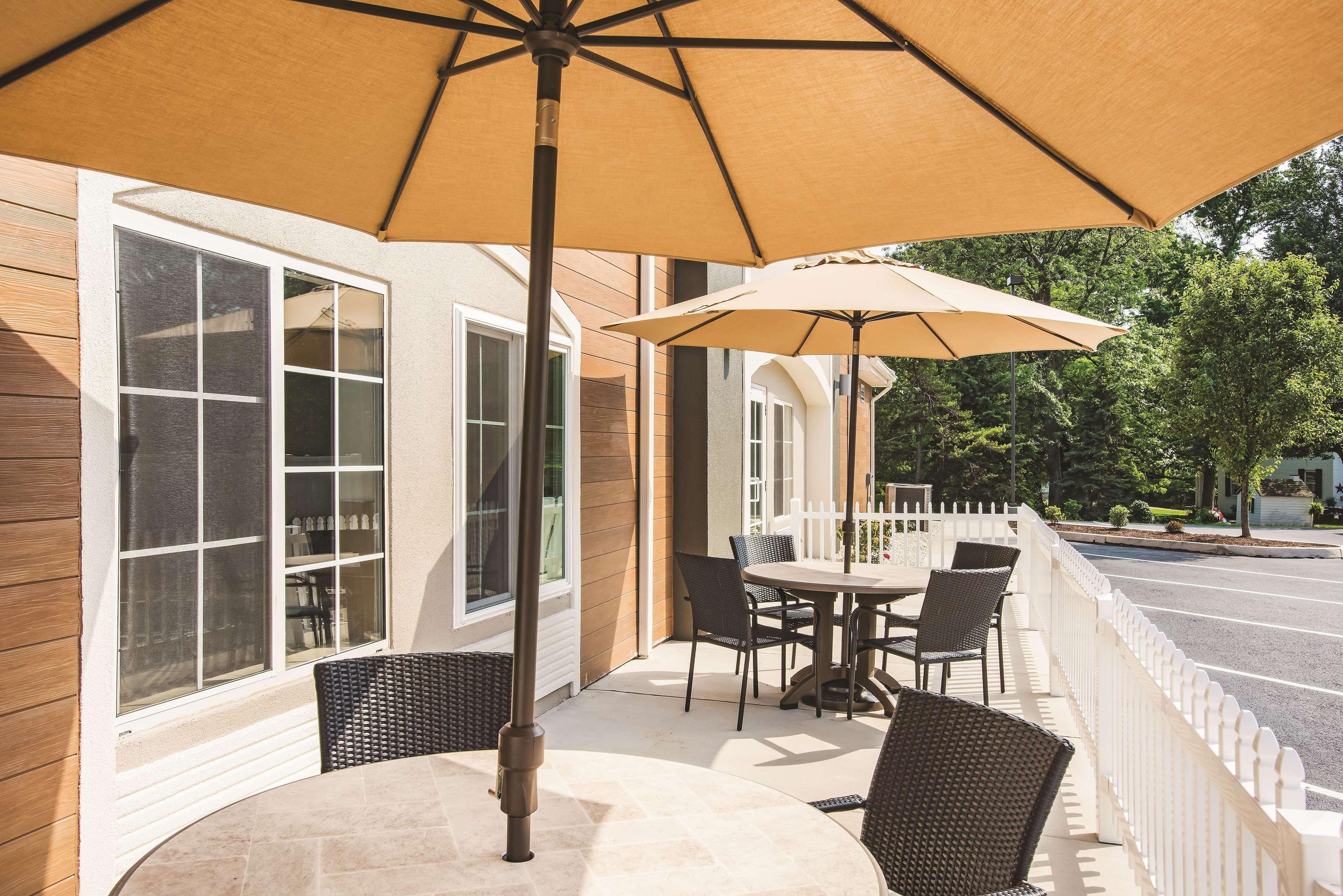 Hotel La Quinta By Wyndham Chambersburg Exterior foto