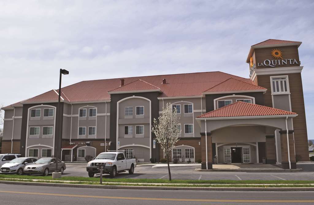 Hotel La Quinta By Wyndham Chambersburg Exterior foto